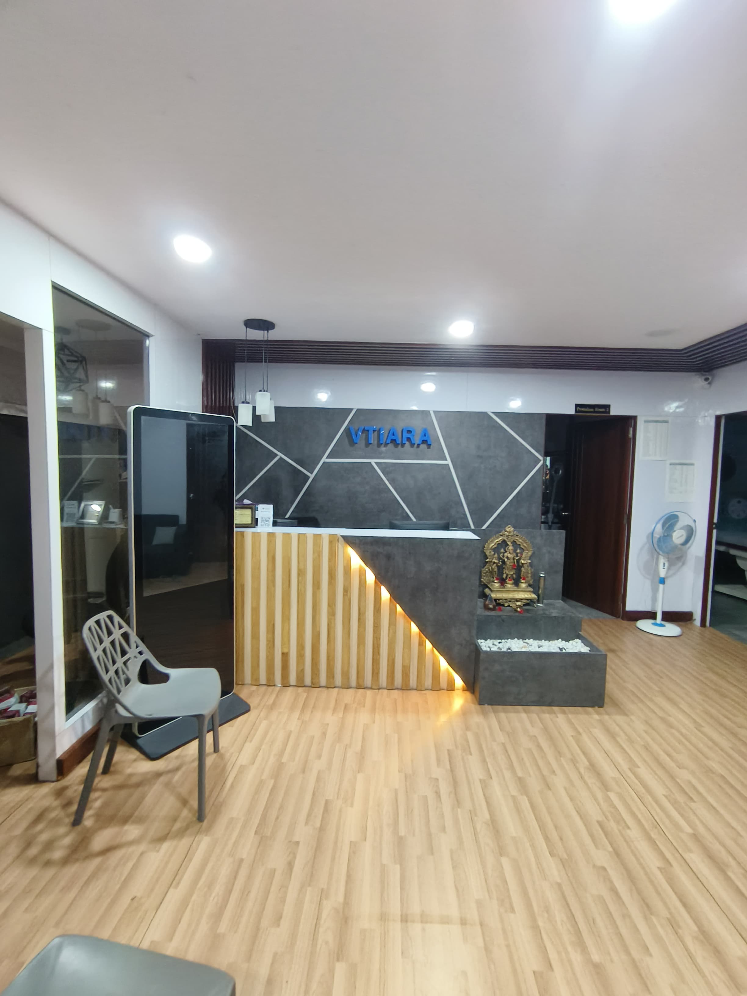 VTIARA Clinic Reception Desk - Hair & Skin Clinic Bangalore